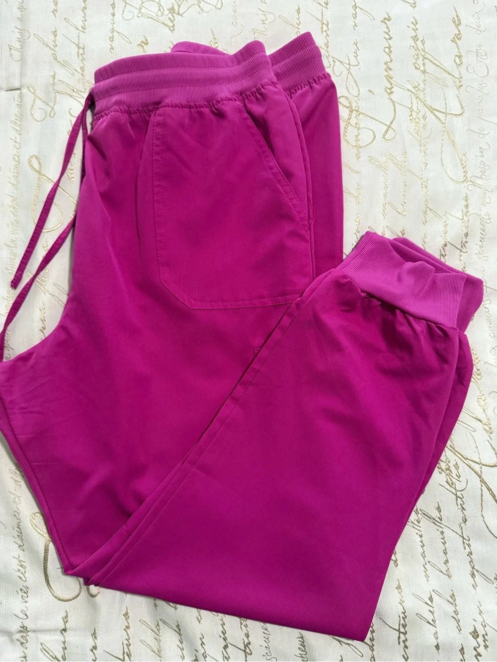 Karisma Treads womens 2 piece scrub set suze XL.